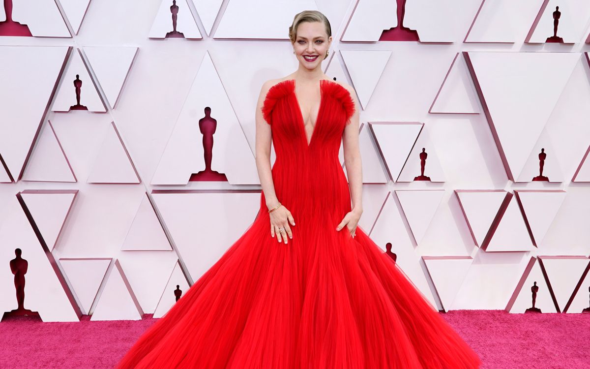 11 V-Neck Prom Dresses for Virtual Prom, Inspired by the 2021 Oscars ...