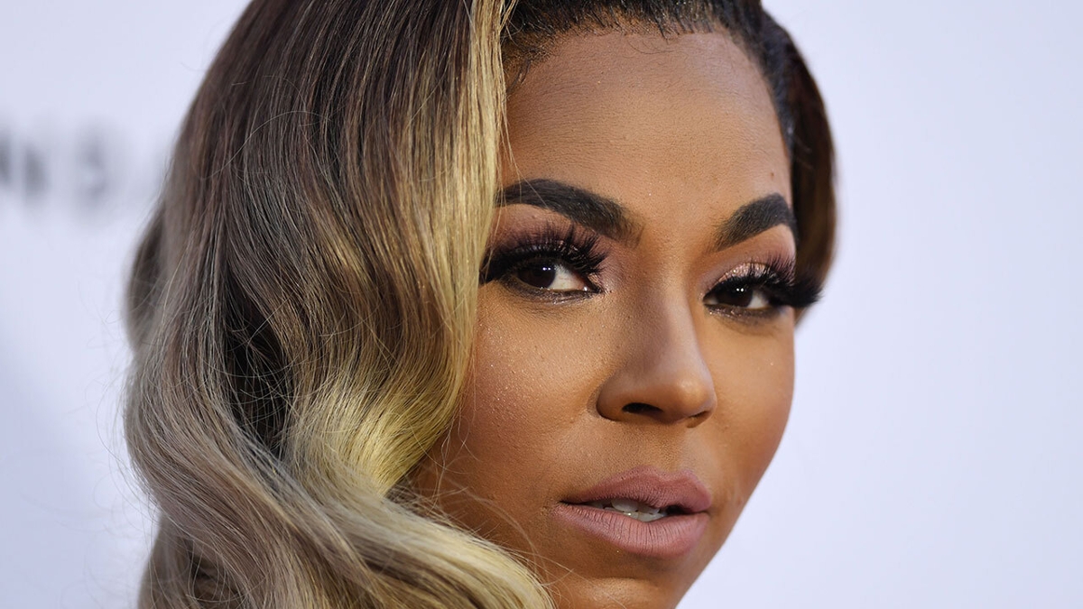 One Habit Worth Leaving in 2020? Idolizing Celebrities