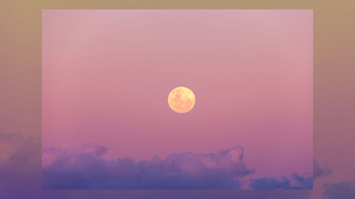 There's a Full Moon on Halloween This Year