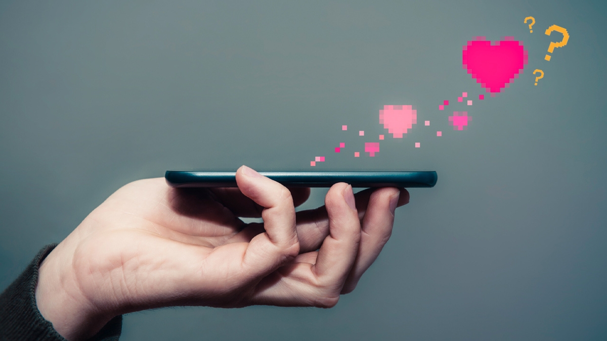 I Compared Two Muslim Dating Apps and a Conventional App—Here's What Happened