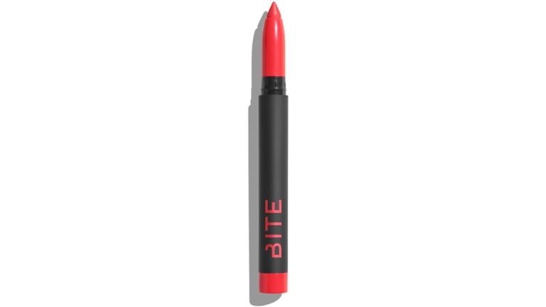 How to Mix Your Own Custom Lip Colour at Home