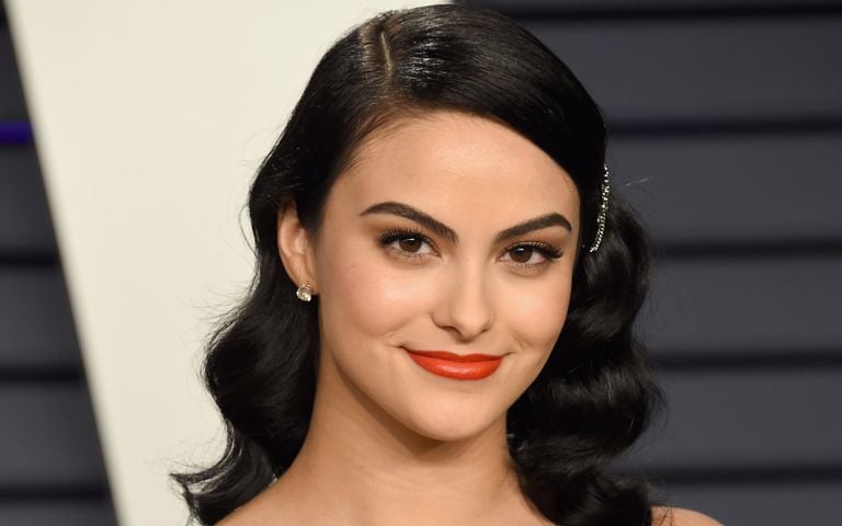 How to Mix Your Own Custom Lip Colour at Home