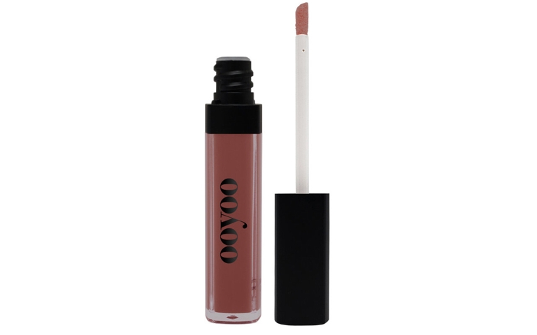 What's in “Longwear” Lipstick, Anyway?