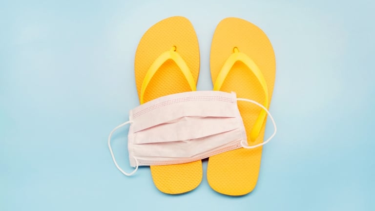 What Canadians Should Know Before Travelling During COVID-19