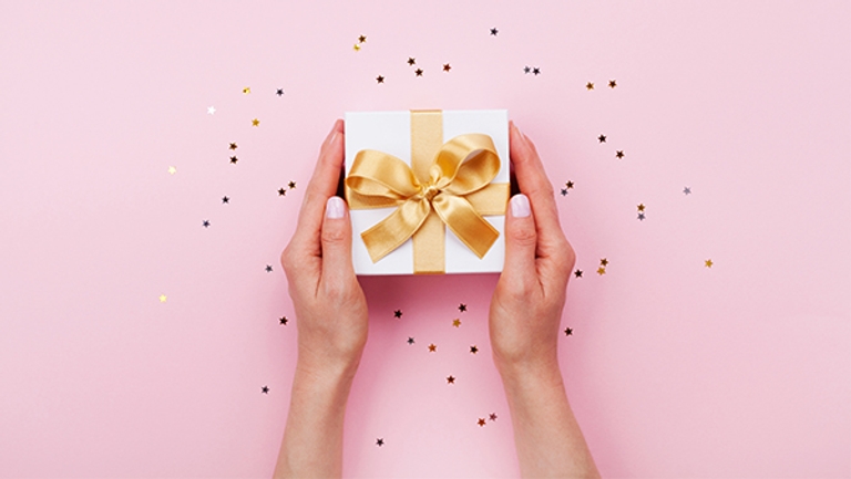How Much Should You *Really* Spend on a Wedding Gift?
