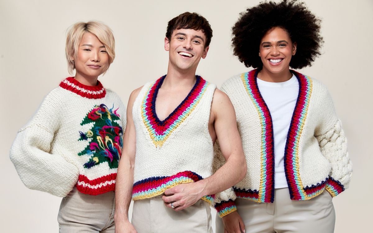 Tom Daley knitting