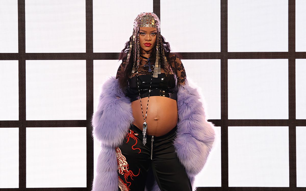 Rihanna pregnant Gucci