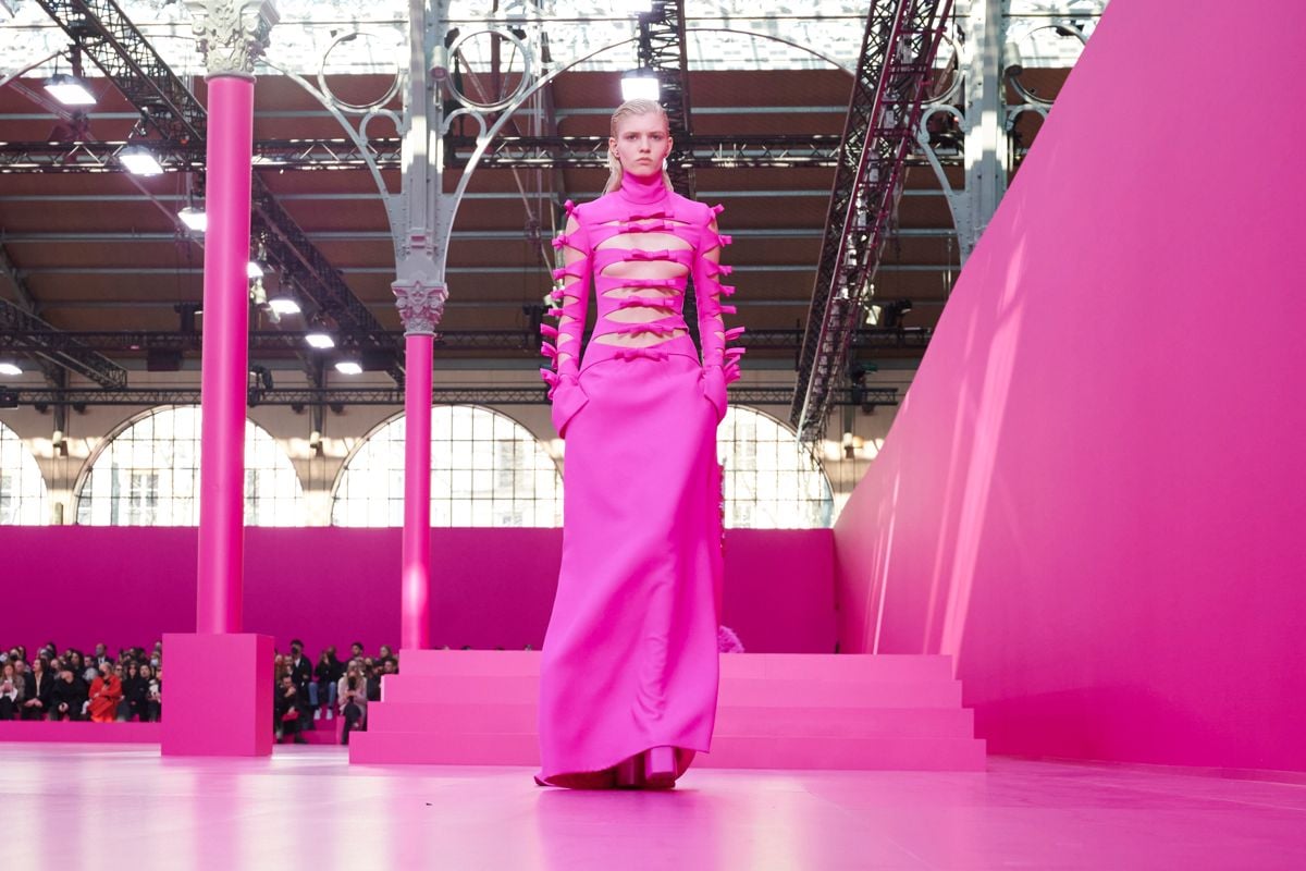 paris fashion week 2022 valentino