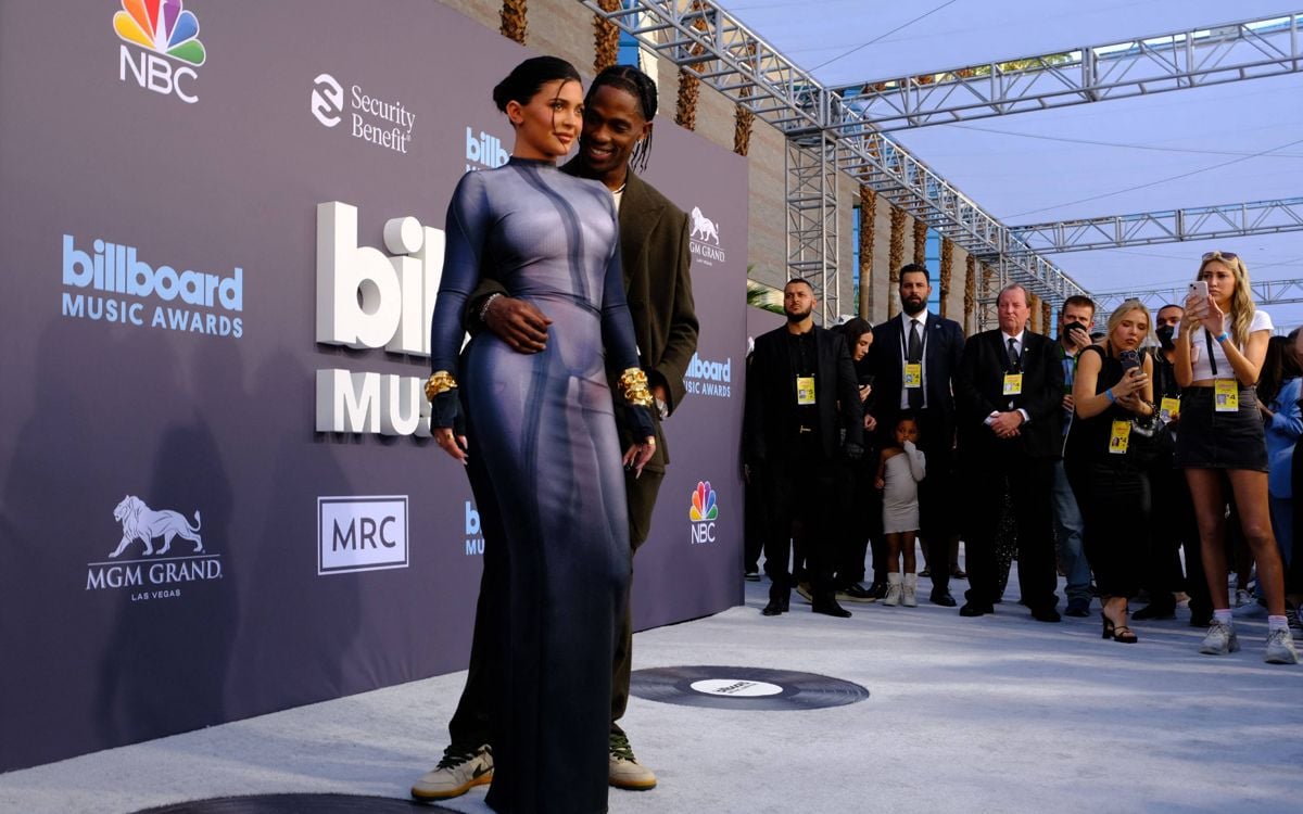 2022 billboard music awards kylie jenner and travis scott