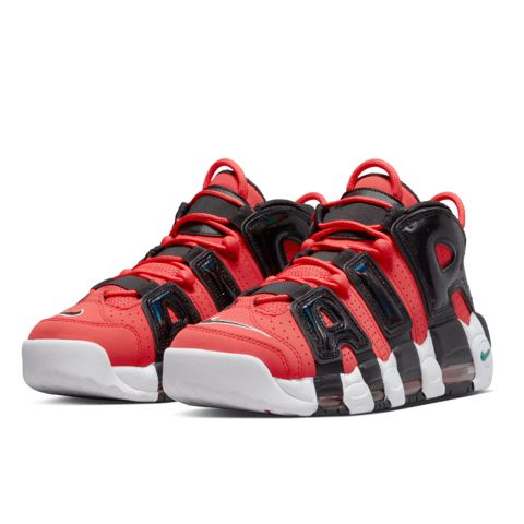 Nike x Footlocker Showrunner Collection