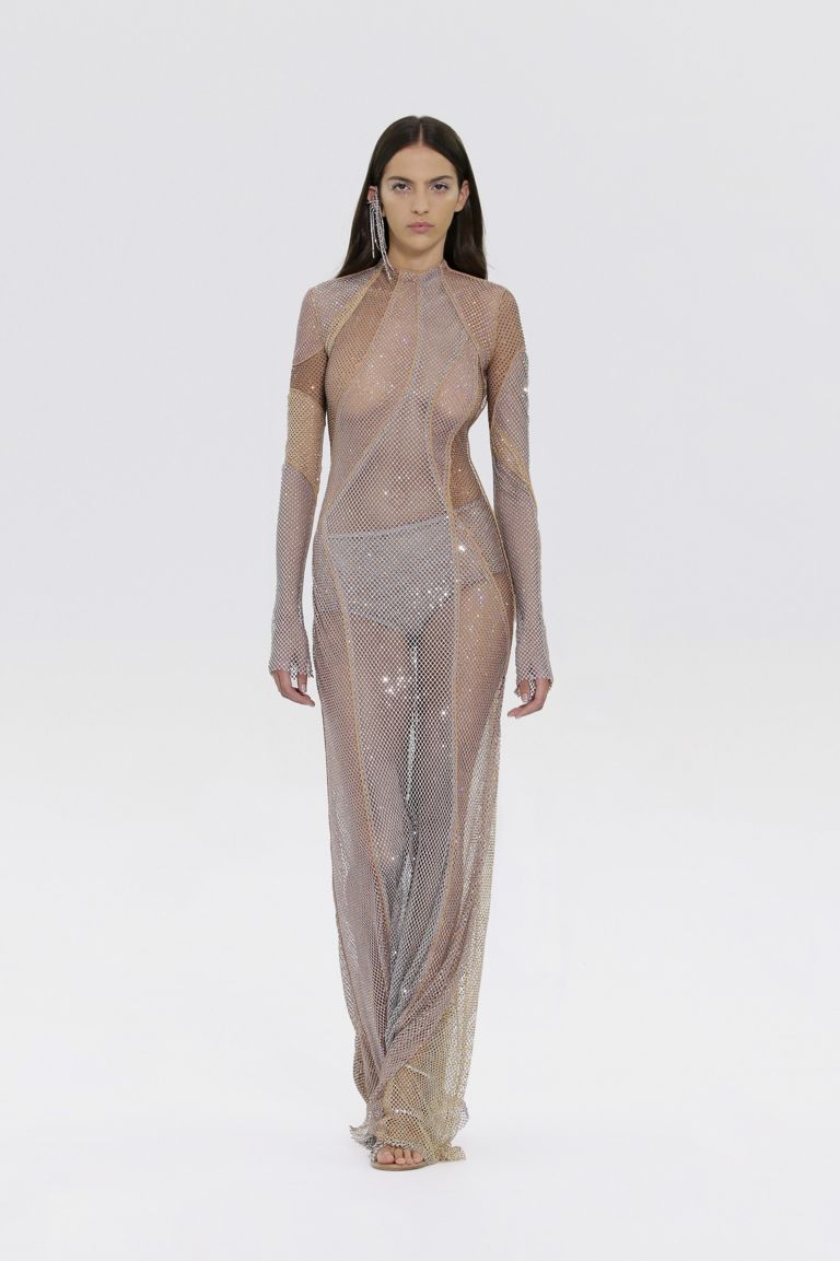 Why Are Flat Stomachs Still an "Accessory" on the Runway?