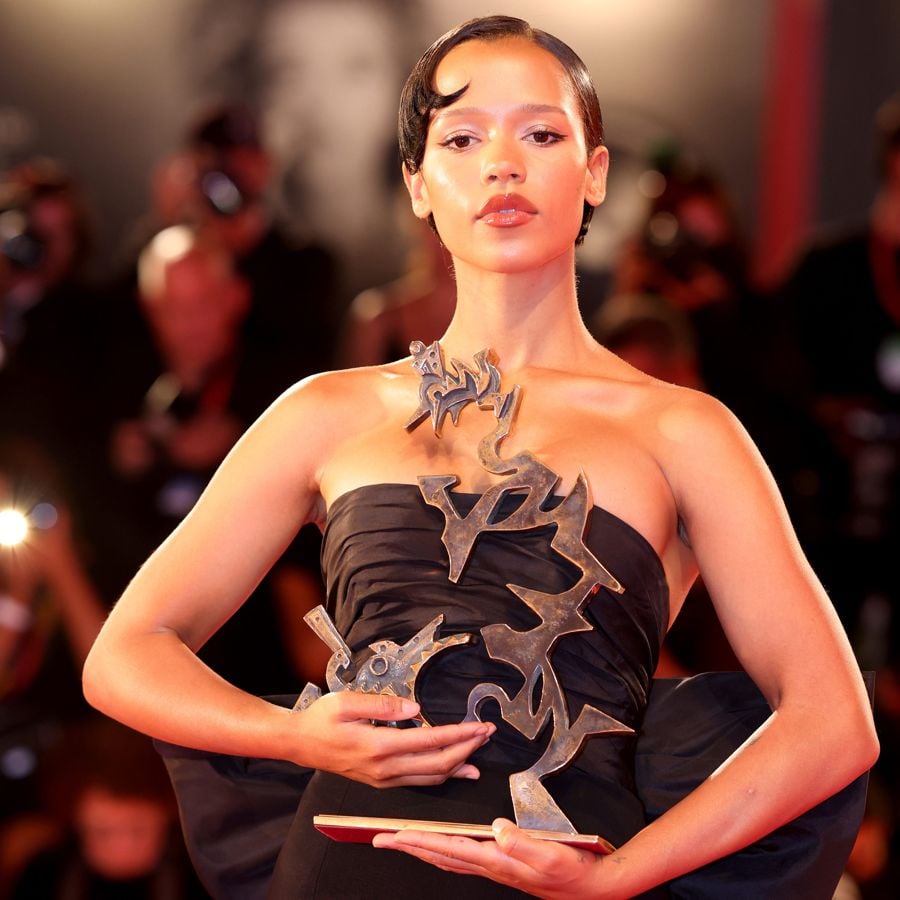 taylor russell corset dress Taylor Russell wore a vintage all white haute couture dress from #Chanel Spring 1993 to Opening Ceremony of the 81st #VeniceFilmFestival for Beetlejuice premiere #Stylevitae #TaylorRussel #celebrityfashion #Redcarpet