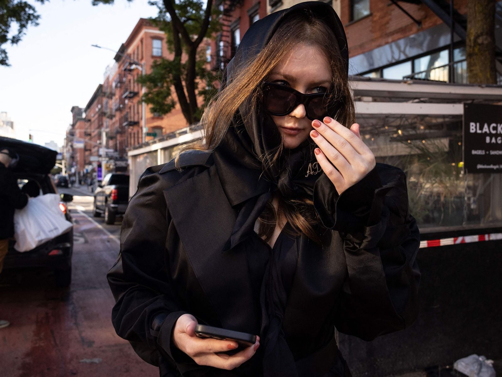anna delvey black dress How To Use Fashion To Fool People 101: Inventing Anna
