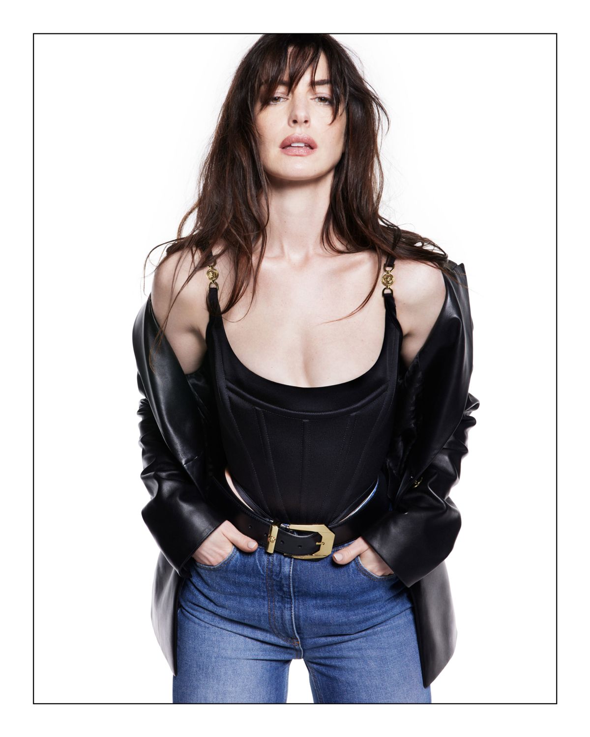 Anne Hathaway versace