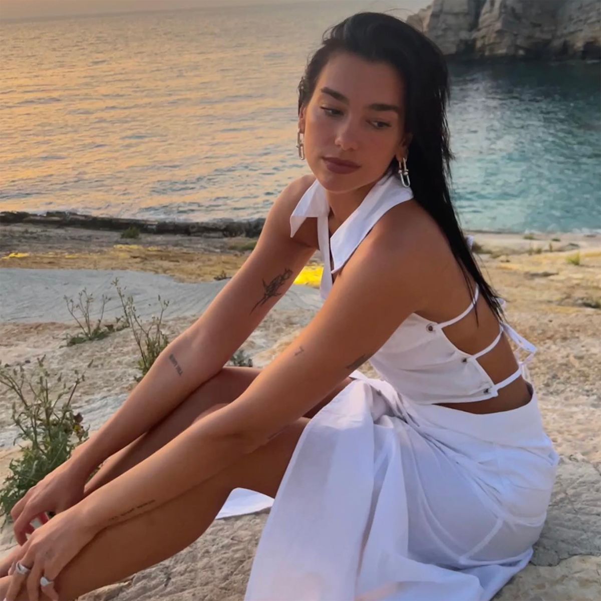 Dua Lipa Beach Vacation Style Is All the Summer Style Inspo We Need ...