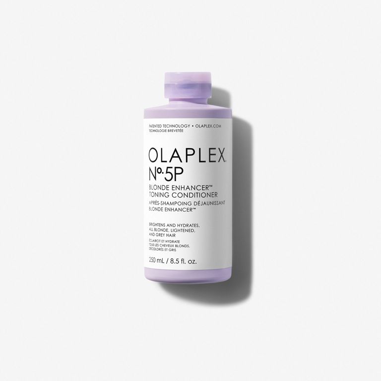 Glossier Drops A Bubbly Bath Bar + More Beauty News