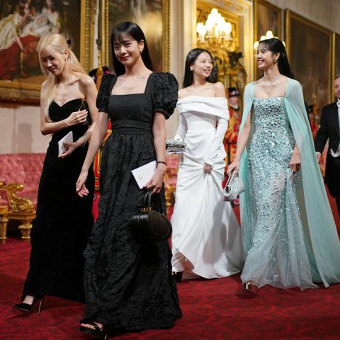 Blackpink Visited Buckingham Palace In Royal Fashion