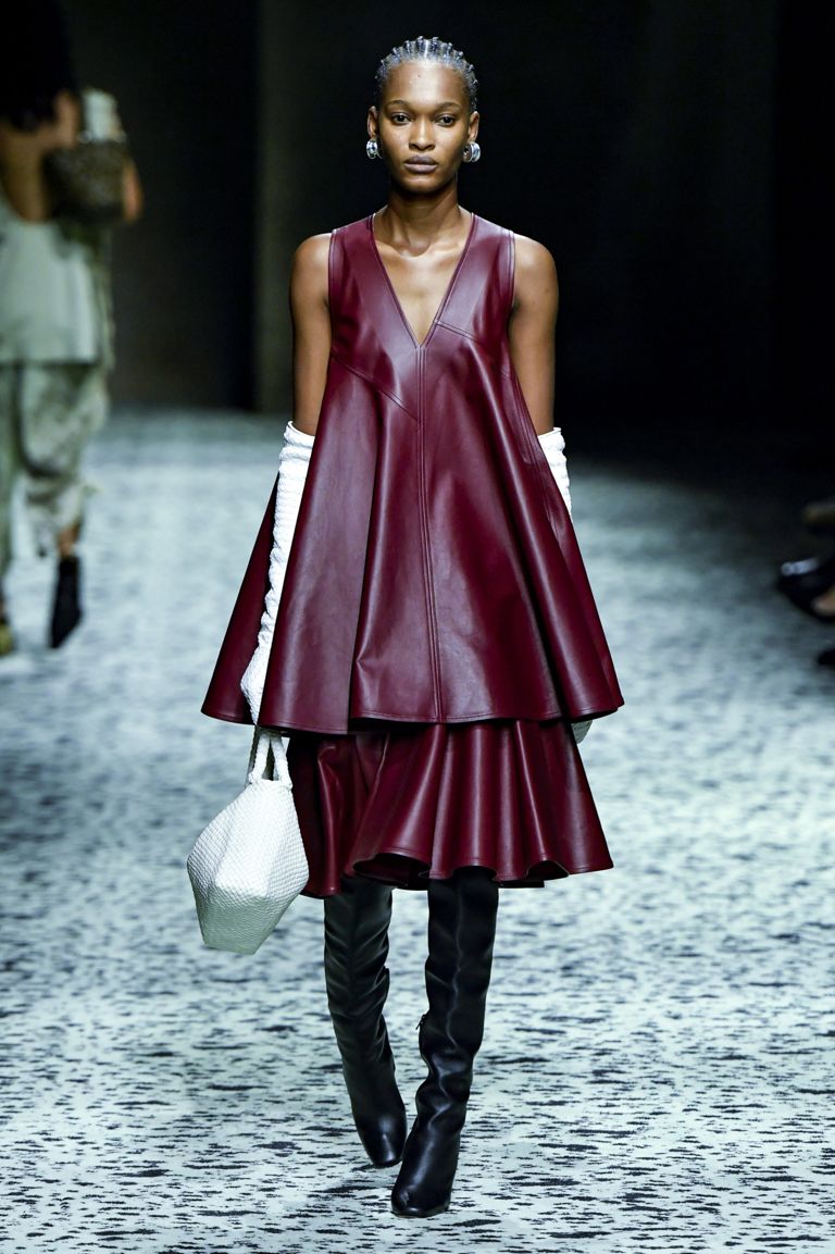 Celebs in Leather Outfits to Inspire Your Fall 2023 Looks - FASHION Magazine Celebs in Leather Outfits to Inspire Your Fall 2023 Looks - FASHION Magazine