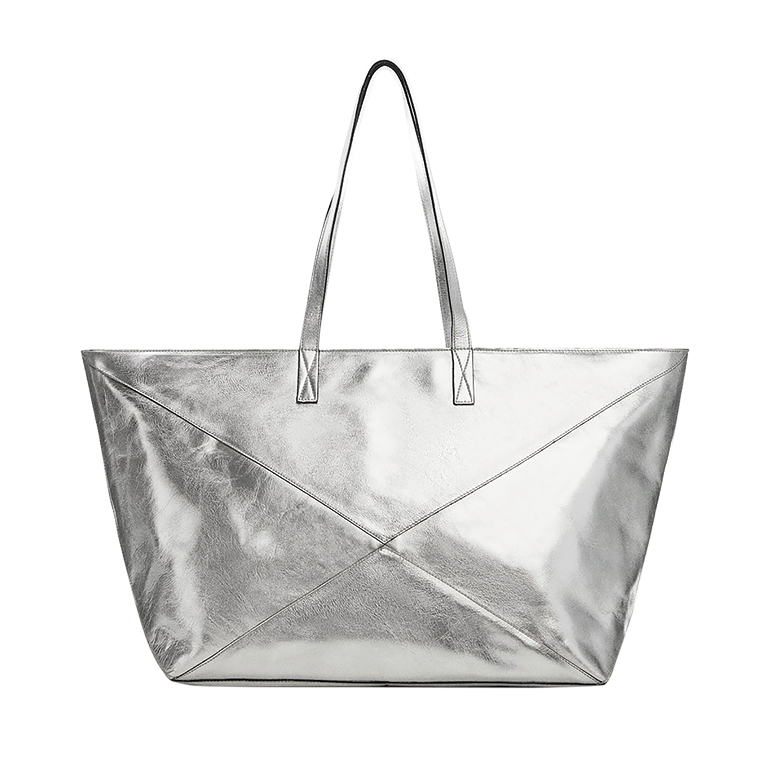 Supersized Handbags Are the Season's Most Useful Accessory