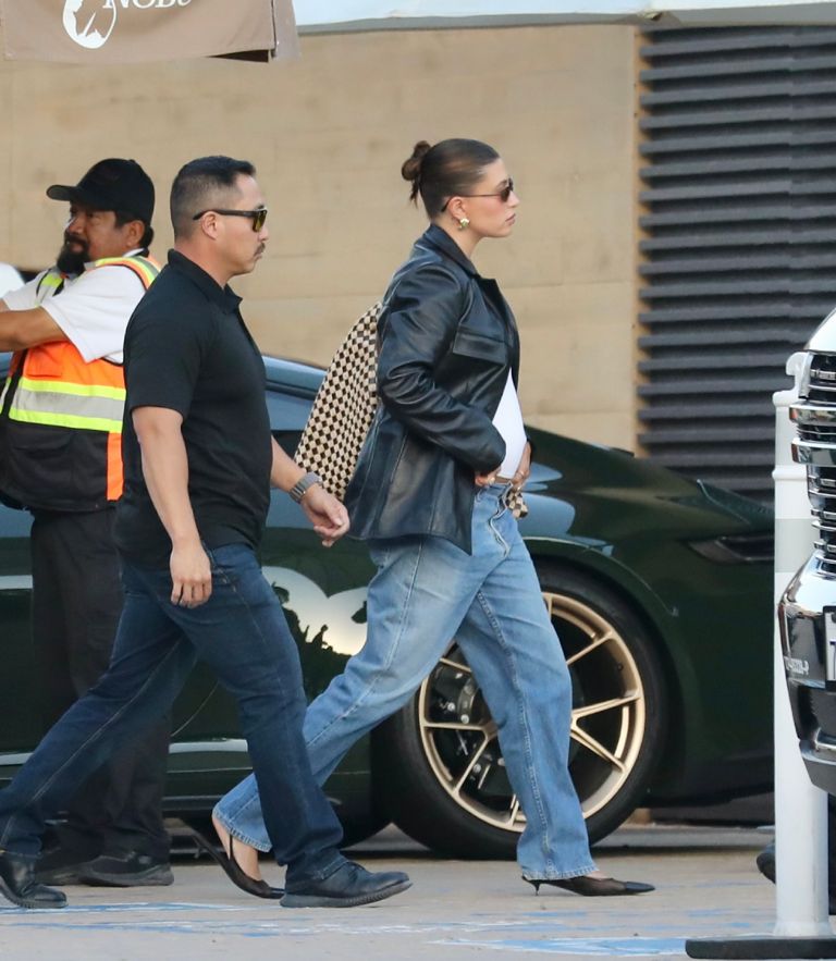 We Have No Notes on Hailey Bieber's Maternity Style