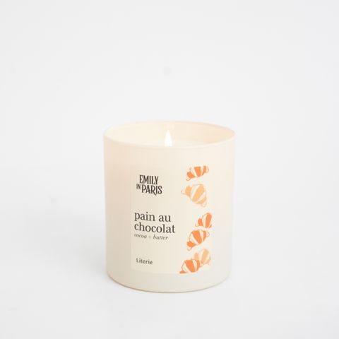 Literie Emily in Paris Candle Collection