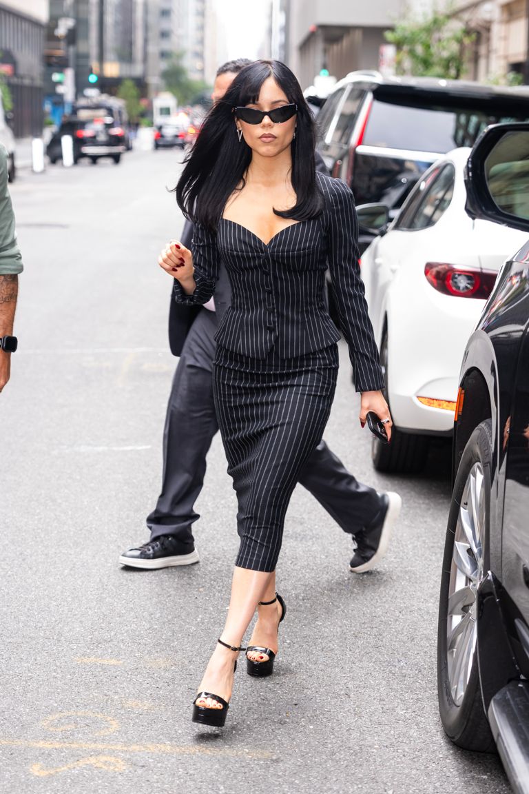 jenna ortega beetlejuice style