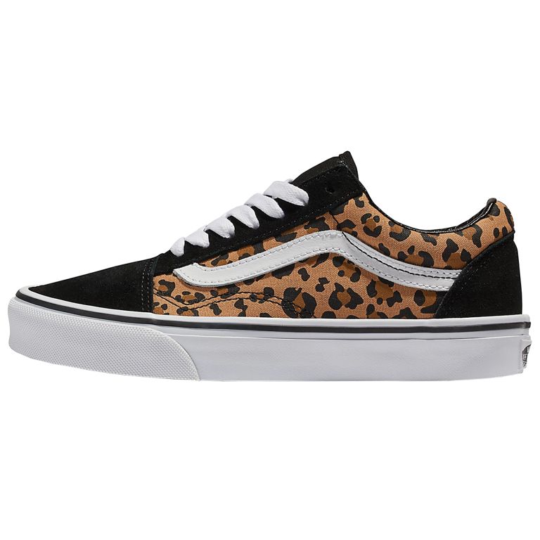 Leopard autumn
