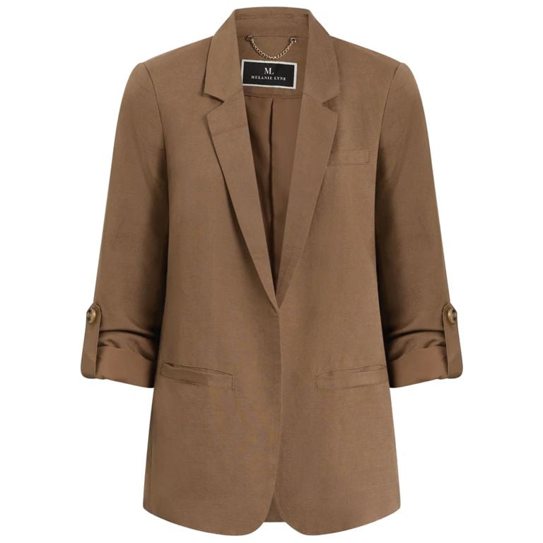 Jacket + Shorts = the Perfect Pre-Fall Outfit
