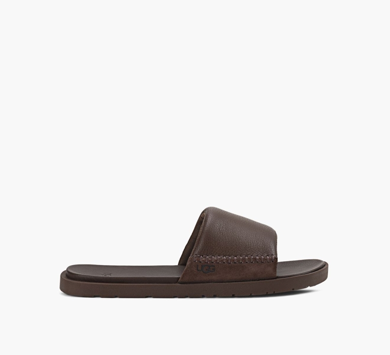 Flat Sandals Are the Quintessential Summer Shoe
