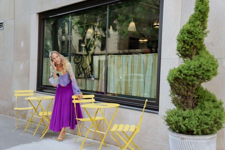 sarah jessica parker as carrie bradshaw in and just like that season 3