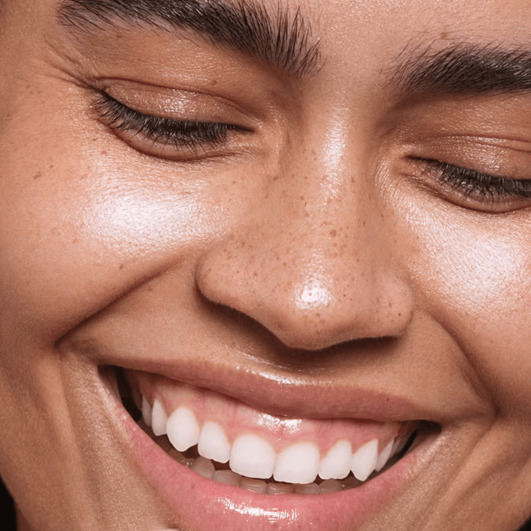 How to Get Makeup That’s Glowy, Not Greasy