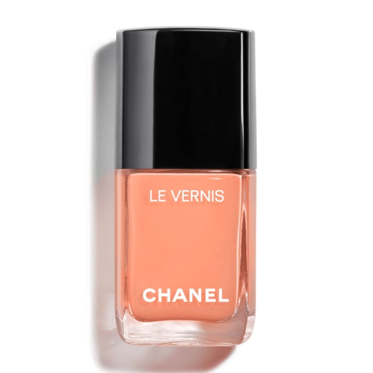 Chanel Le Vernis Nail Polish in “Poète”