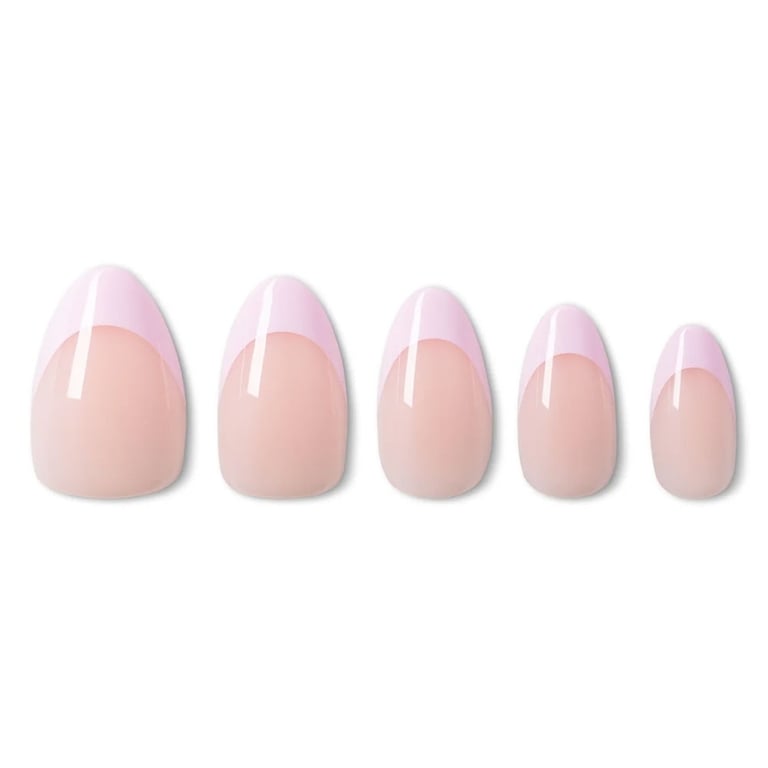 Facile Press-On Nails in “Barre Break”