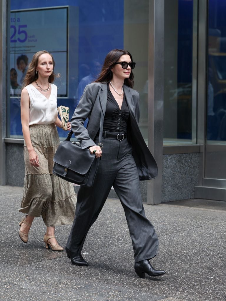 anne hathaway devil wears prada 2