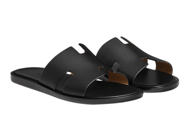 The Stylish Canadian's Must-Have Beach Essentials