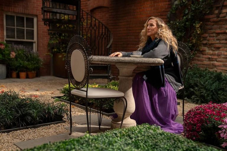 carrie bradshaw outfits and just like that finale
