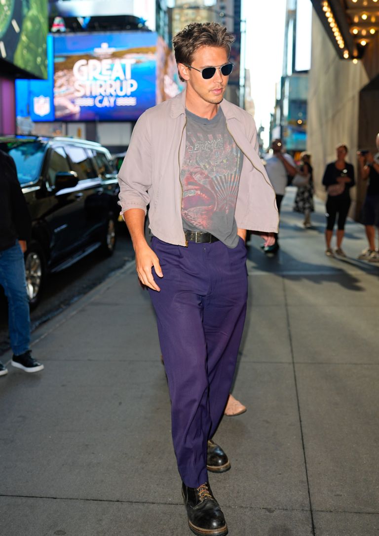 men's fall fashion colour trends: purple, Austin Butler promoting Caught Stealing