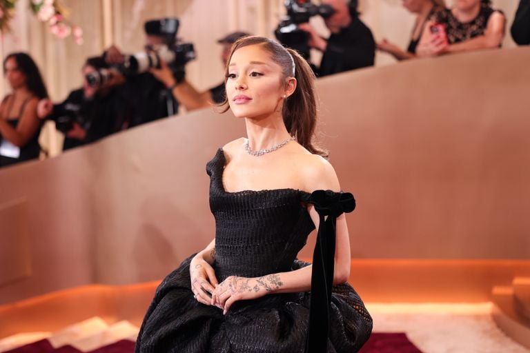 Golden Globes best beauty looks: Ariana Grande
