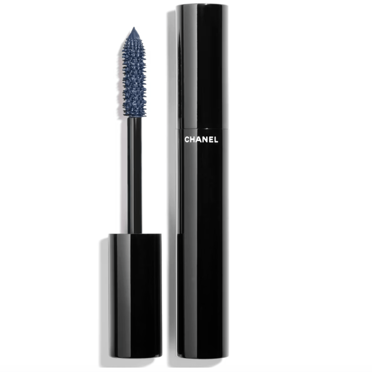 Le Volume de Chanel Mascara in “70 Blue Night"