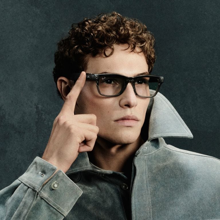 EssilorLuxottica Meta Ray Bans
