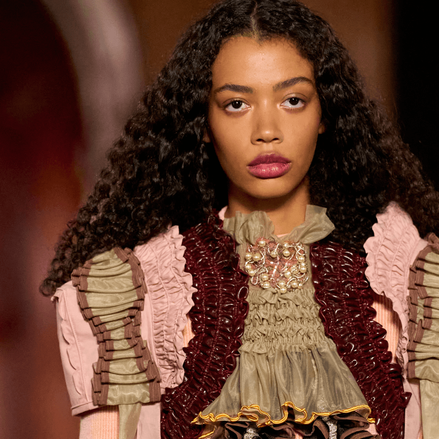 The Louis Vuitton Cruise 2026 Show Is a Lesson in Duality