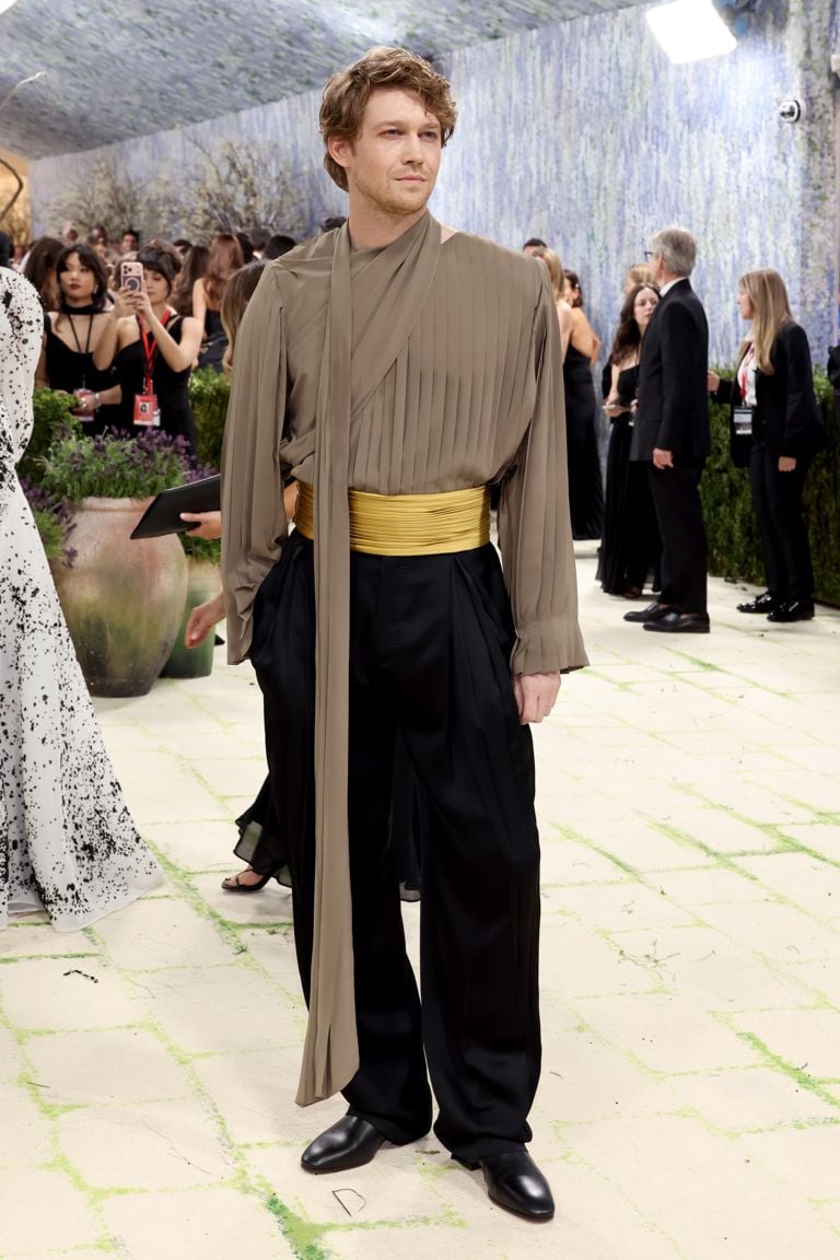 NEW YORK, NEW YORK - MAY 04: Joe Alwyn attends the 2026 Met Gala celebrating "Costume Art" at the Metropolitan Museum of Art on May 04, 2026 in New York City. (Photo by John Shearer/WireImage)