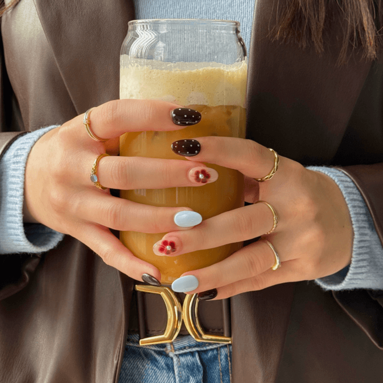 Base Nails Press-Ons in Jet Lag 