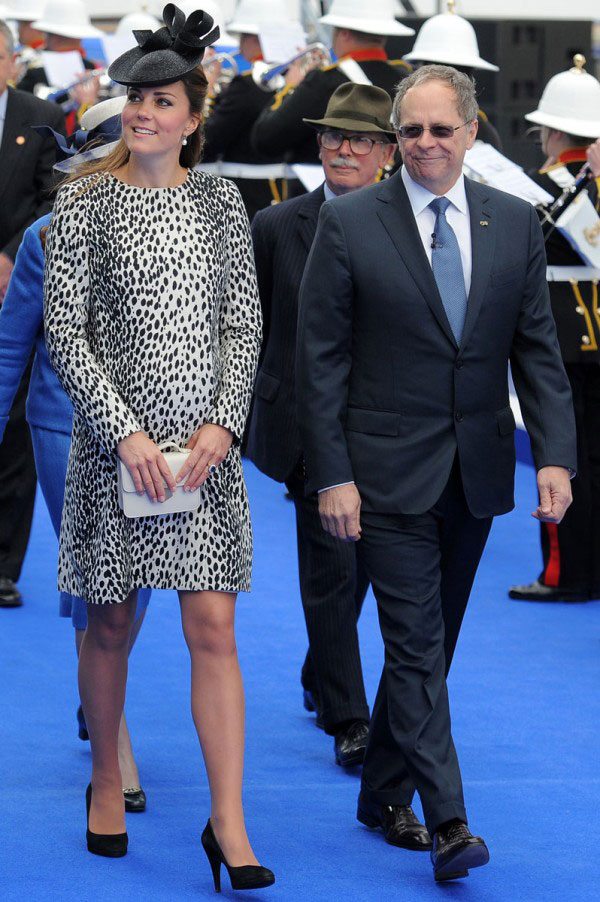 Kate Middleton pregnant Hobbs coat