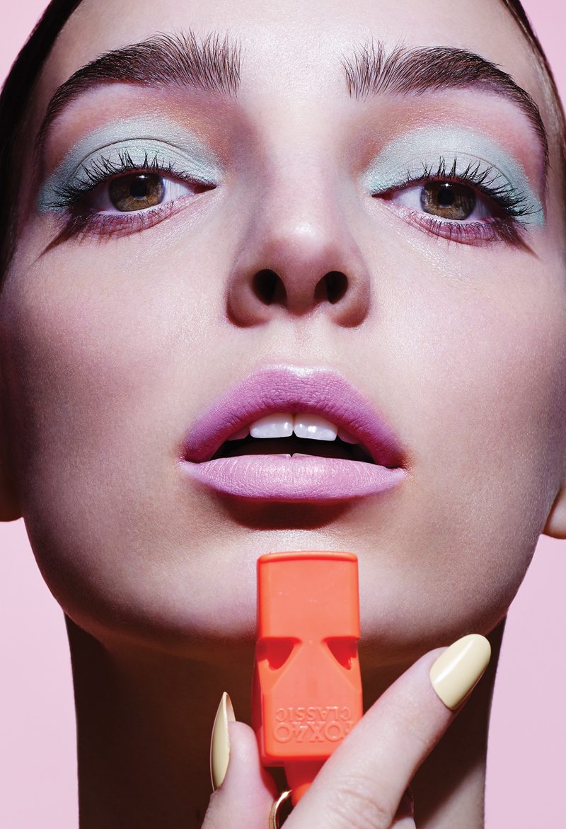 pool-party-pink-lipstick