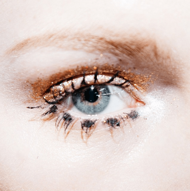 clumpy mascara trend