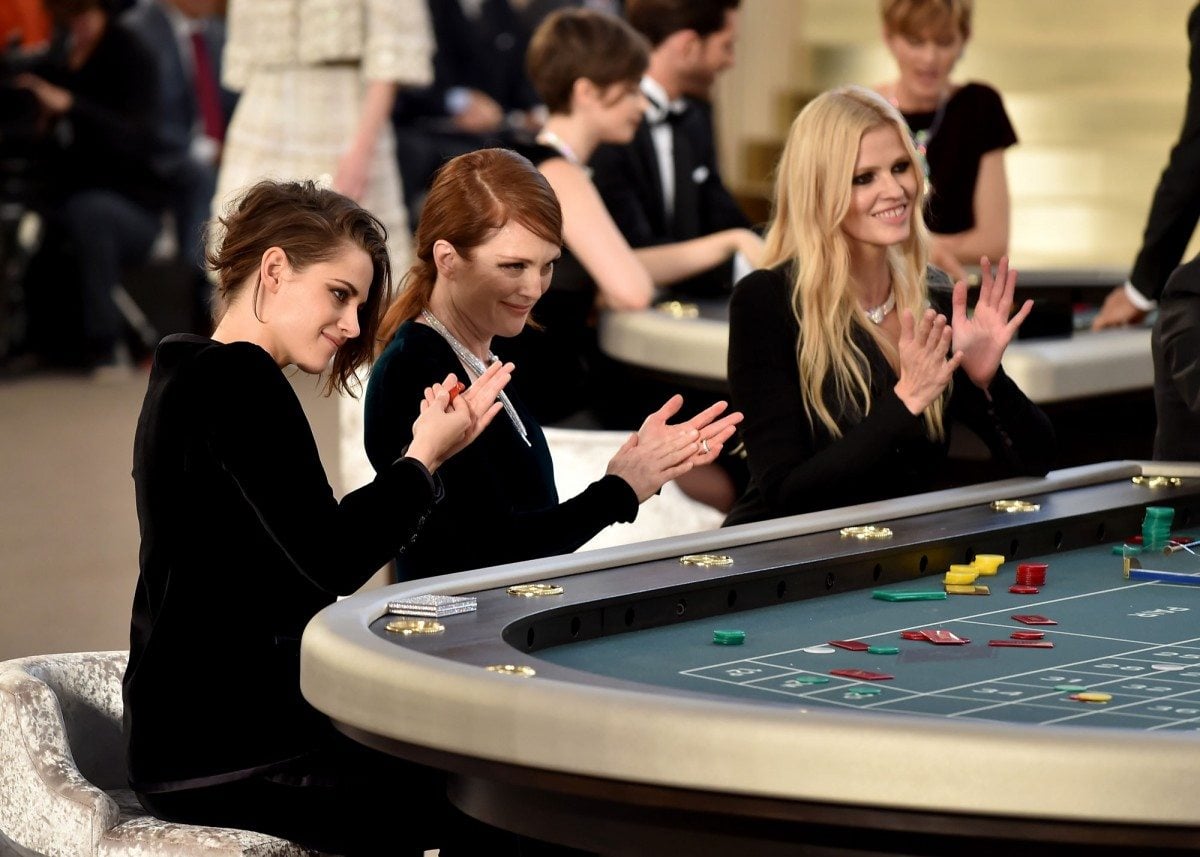 Chanel Fall 2015 Couture Kristen Stewart Julianne Moore