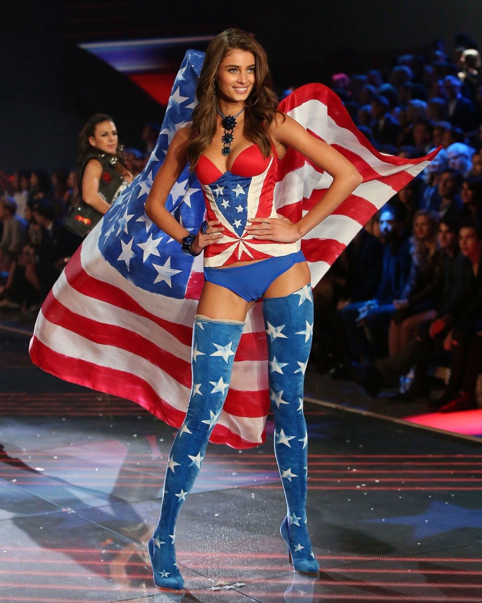 Victorias Secret Fashion Show 2015 Taylor Hill