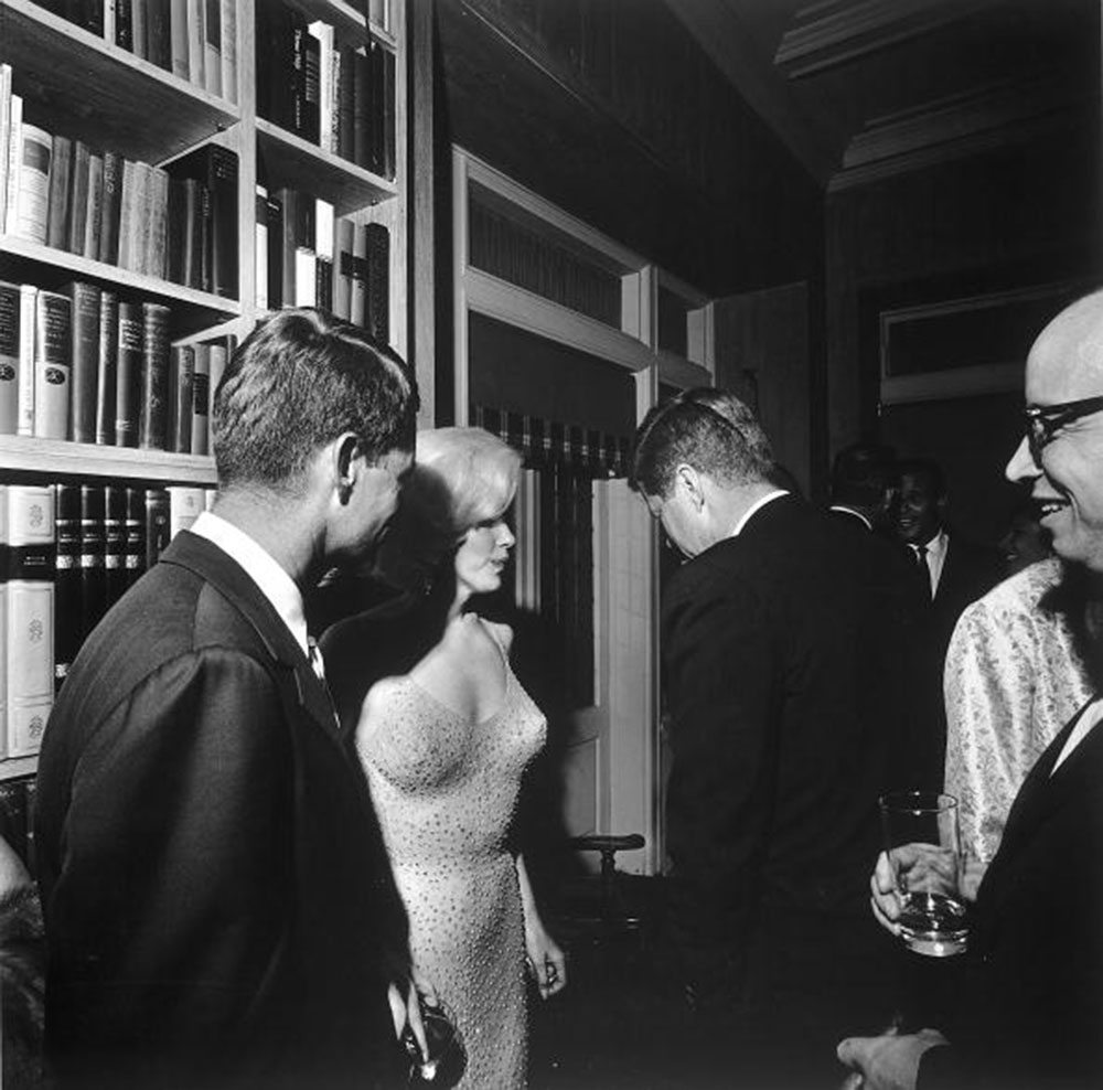 naked dress Marilyn Monroe