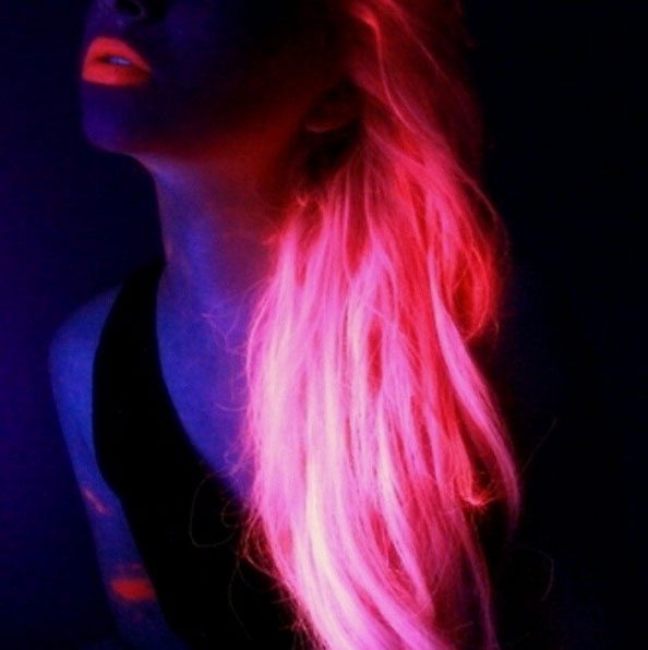glow-in-the-dark hair
